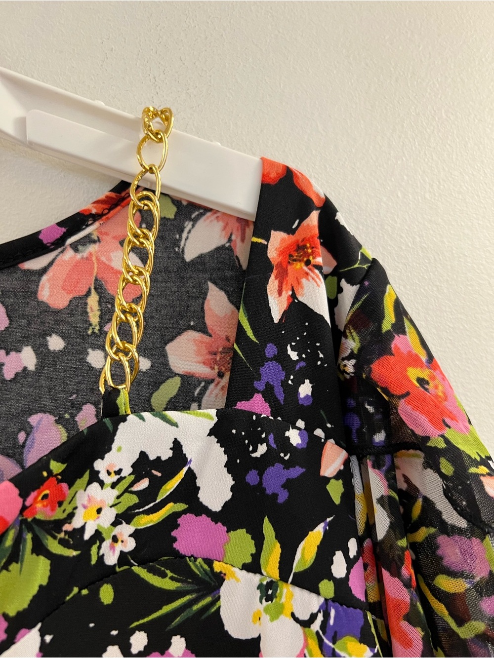 Adele & May floral shirt  Stretchy - Picture 5 of 9